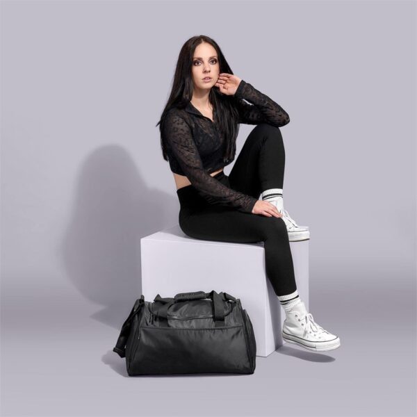 Eva & Elm Saturn Sports Bag - Image 6