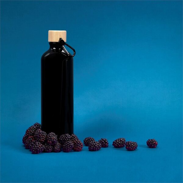 Serendipio Origen Aluminium & Bamboo Water Bottle – 750ml - Image 3