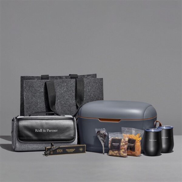 Yatta Lavish Leisure Hamper - Image 2