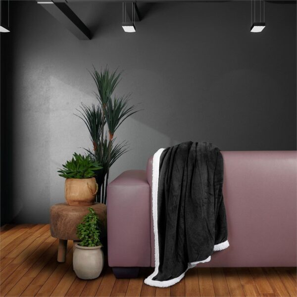 US Basic Mckinley Sherpa Fleece Blanket - Image 3