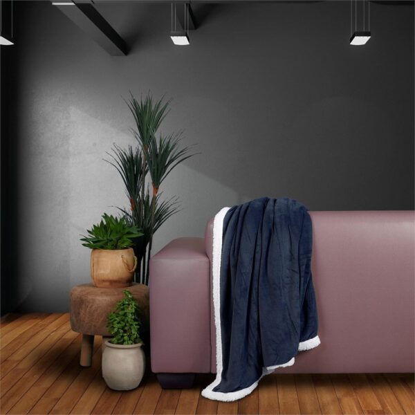 US Basic Mckinley Sherpa Fleece Blanket - Image 4