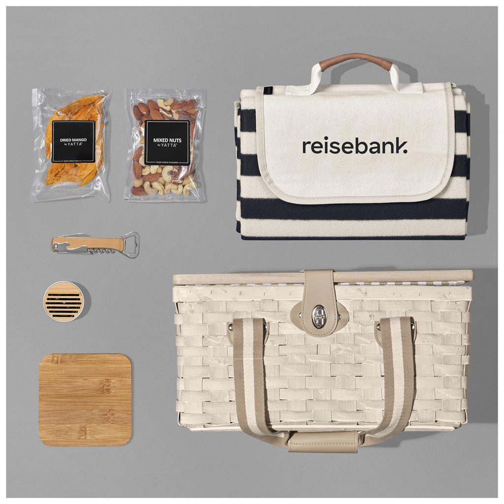 Yatta Golden Glances Hamper - Image 2